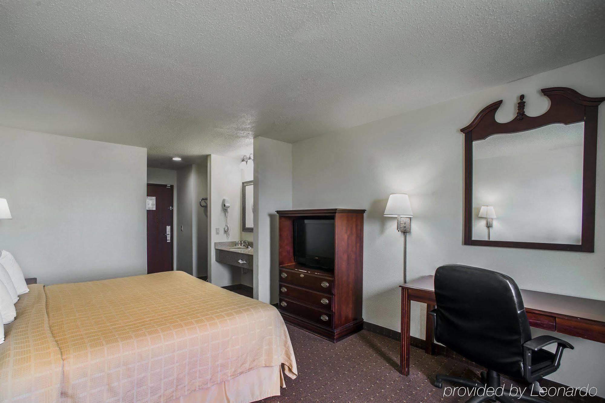 Hotel Super 8 By Wyndham Harrisburg Extérieur photo